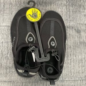 Youth body glove water shoes. Size 2. NWT.